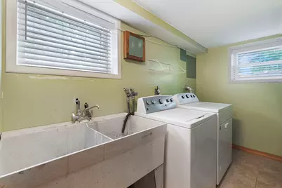 566 N Howard Avenue, Elmhurst, IL 60126 - Photo 16