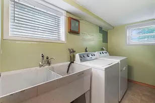566 N Howard Ave, Elmhurst, IL 60126 - Photo 16