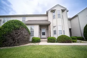 303 Chesterfield Ct, Bourbonnais, IL 60914 - Photo 1