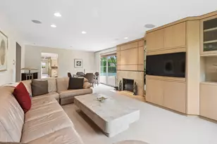 2445 Vicki Ln, Northbrook, IL 60062 - Photo 10