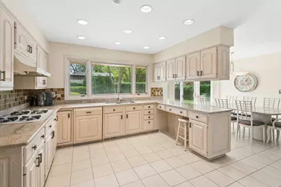 2445 Vicki Lane, Northbrook, IL 60062 - Photo 6
