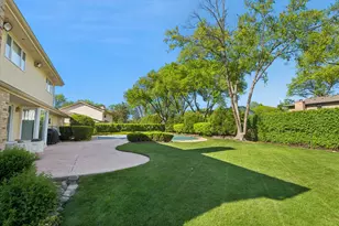 2445 Vicki Ln, Northbrook, IL 60062 - Photo 30