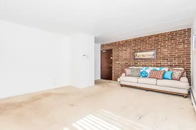 154 E Bailey Road #D, Naperville, IL 60565 - Photo 4