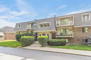 154 E Bailey Rd, Naperville, IL 60565 - Photo 1