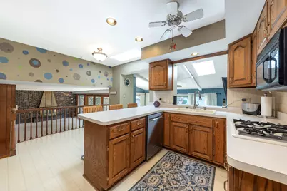 232 Sherwood Drive, Wood Dale, IL 60191 - Photo 4