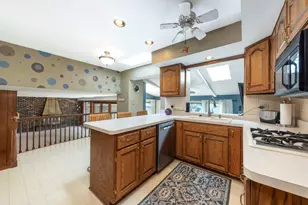 232 Sherwood Dr, Wood Dale, IL 60191 - Photo 4