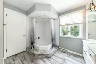 232 Sherwood Dr, Wood Dale, IL 60191 - Photo 12