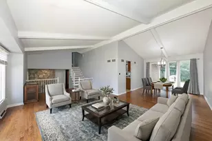 232 Sherwood Dr, Wood Dale, IL 60191 - Photo 2