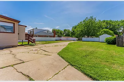11319 S Green Bay Avenue, Chicago, IL 60617 - Photo 28