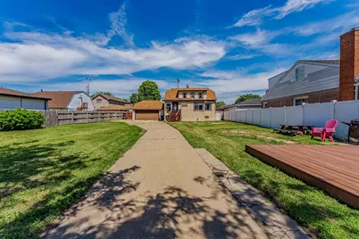 11319 S Green Bay Avenue, Chicago, IL 60617 - Photo 32