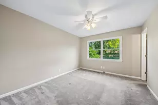 710 Chelsea Dr, Algonquin, IL 60102 - Photo 8
