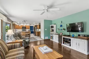 8814 Galleria Ct, Spring Grove, IL 60081 - Photo 10