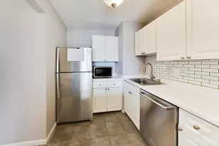 111 W Maple St, Chicago, IL 60611 - Photo 16