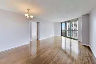 111 W Maple St, Chicago, IL 60611 - Photo 12