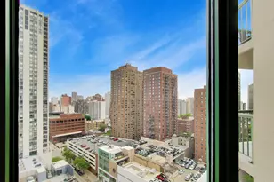 111 W Maple St, Chicago, IL 60611 - Photo 22