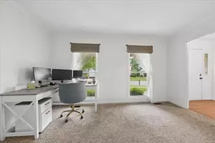 649 Fox Hollow Ct, Dekalb, IL 60115 - Photo 4