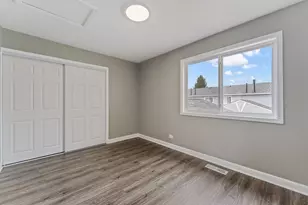 485 Meadow Green Ln, Round Lake Beach, IL 60073 - Photo 16