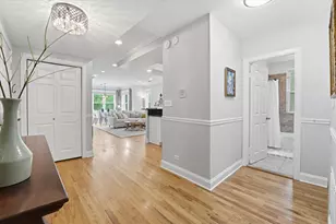 4121 N Sheridan Rd, Chicago, IL 60613 - Photo 2