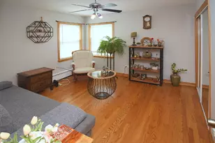 5824 W Higgins Ave, Chicago, IL 60630 - Photo 12