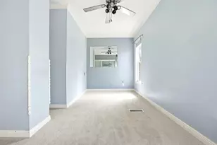 570 Addison St, Elgin, IL 60120 - Photo 10