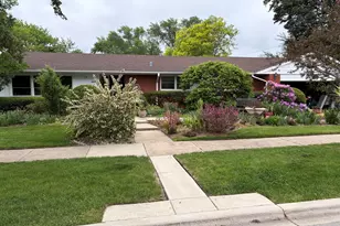8856 Knox Ave, Skokie, IL 60076 - Photo 1