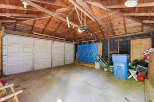 10066 S Van Vlissingen Rd, Chicago, IL 60617 - Photo 16