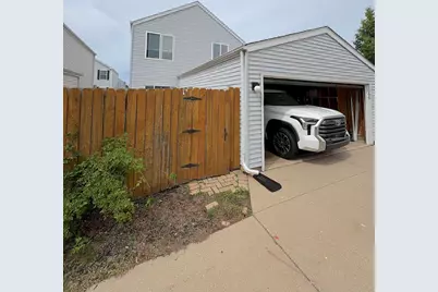 1066 Four Seasons Boulevard, Aurora, IL 60504 - Photo 10