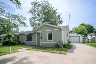 179 N Levasseur Ave, Bourbonnais, IL 60914 - Photo 2