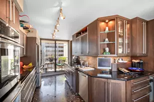 1410 N State Pkwy, Chicago, IL 60610 - Photo 10