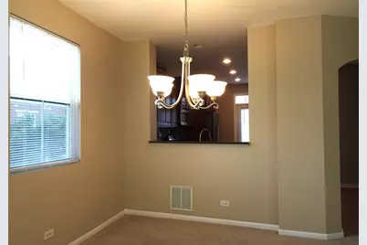 219 W Hyde Street #219, Arlington Heights, IL 60005 - Photo 4