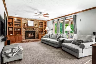 25 Bay Pointe Dr, Bloomington, IL 61704 - Photo 10