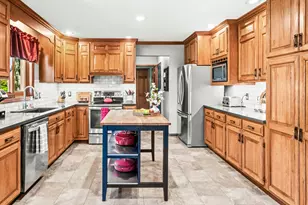 25 Bay Pointe Dr, Bloomington, IL 61704 - Photo 14