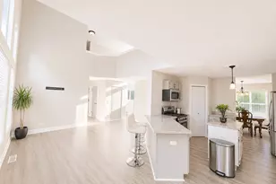 46 W Redhead Ct, Round Lake Beach, IL 60073 - Photo 6