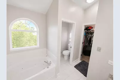 46 W Redhead Court, Round Lake Beach, IL 60073 - Photo 12