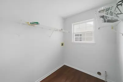 2210 Fieldcrest Drive, Mundelein, IL 60060 - Photo 16
