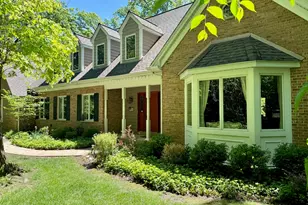 37W305 Crane Rd, Saint Charles, IL 60175 - Photo 2