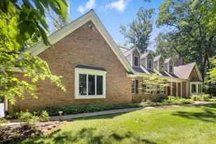 37W305 Crane Rd, Saint Charles, IL 60175 - Photo 1