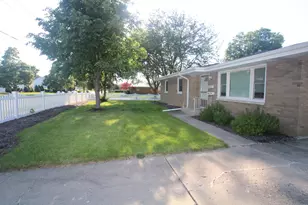 1200 Hosmer St, Joliet, IL 60435 - Photo 2