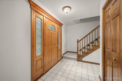 2318 Sudbury Lane, Geneva, IL 60134 - Photo 2