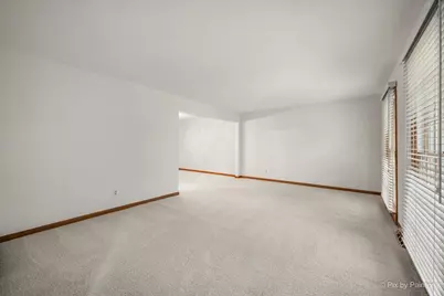 2318 Sudbury Lane, Geneva, IL 60134 - Photo 4