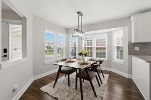 990 Sweetflower Dr, Hoffman Estates, IL 60169 - Photo 4