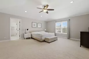 990 Sweetflower Dr, Hoffman Estates, IL 60169 - Photo 14