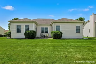 1004 Monroe Ave, McHenry, IL 60050 - Photo 2