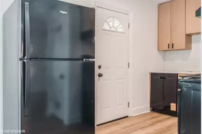 5809 N Rogers Avenue, Chicago, IL 60646 - Photo 6