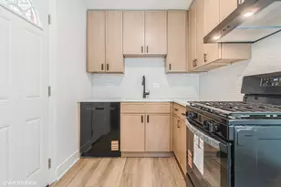 5809 N Rogers Ave, Chicago, IL 60646 - Photo 6