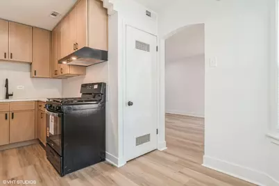 5809 N Rogers Avenue, Chicago, IL 60646 - Photo 10