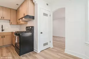 5809 N Rogers Ave, Chicago, IL 60646 - Photo 10