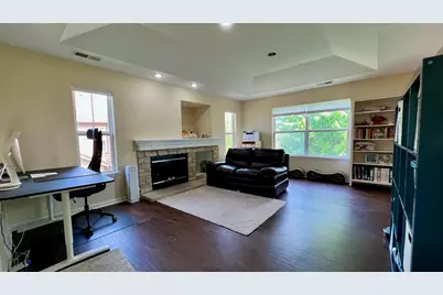 1923 Byman Lane, Vernon Hills, IL 60061 - Photo 2