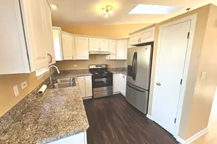 2315 N Meadows Ln, Round Lake Beach, IL 60073 - Photo 8