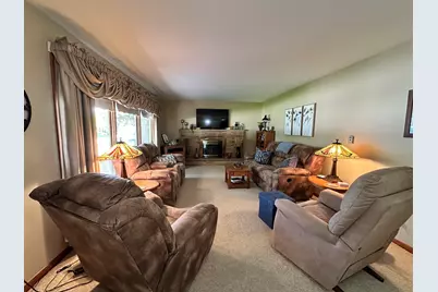 802 Glenwood Drive, Morrison, IL 61270 - Photo 2
